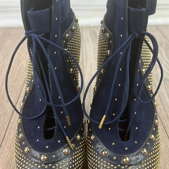 Perfect Alexander McQueen Gold Studded Lace Up Peep Toe Bootie 39 8.5 - Picture 4 of 10